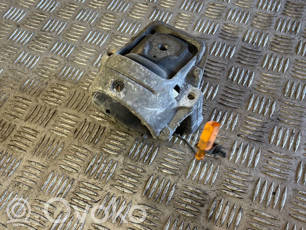 Engine mount bracket   8K0199381