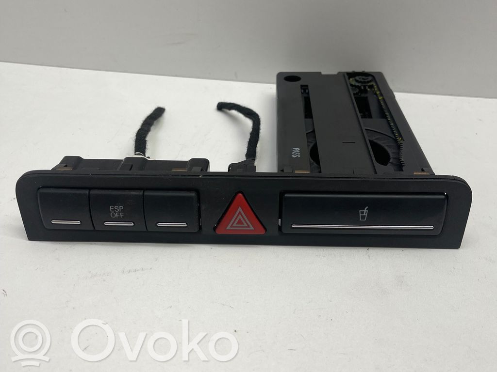 Audi A3 S3 A3 Sportback 8P Cup holder 