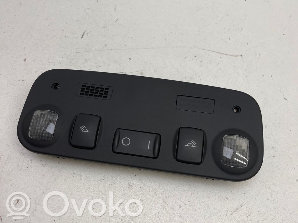 Audi A4 S4 B6 8E 8H Światło fotela przedniego 