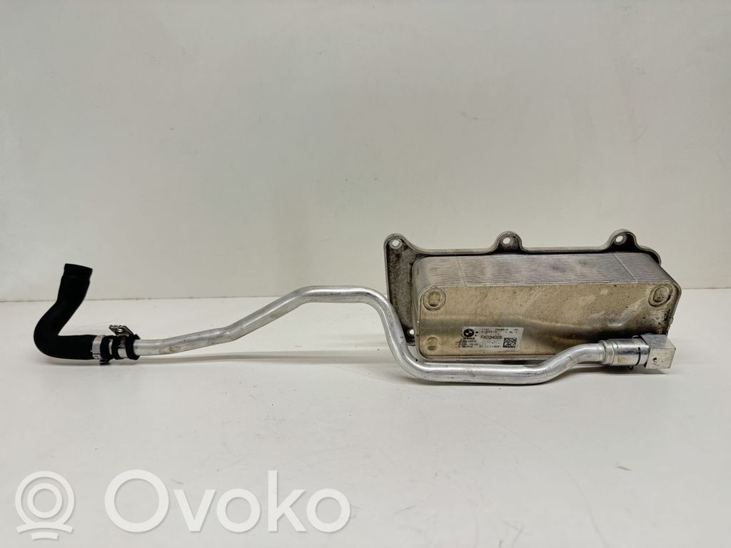BMW 8 G16 Radiatore dell’olio del motore 