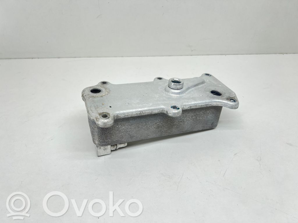 BMW 8 G15 Radiatore dell’olio del motore 