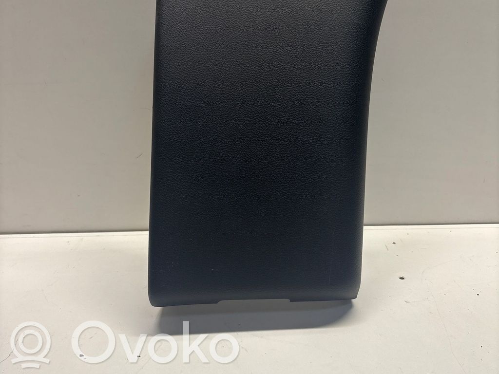 Chrysler Pacifica (B) pillar trim (bottom) 