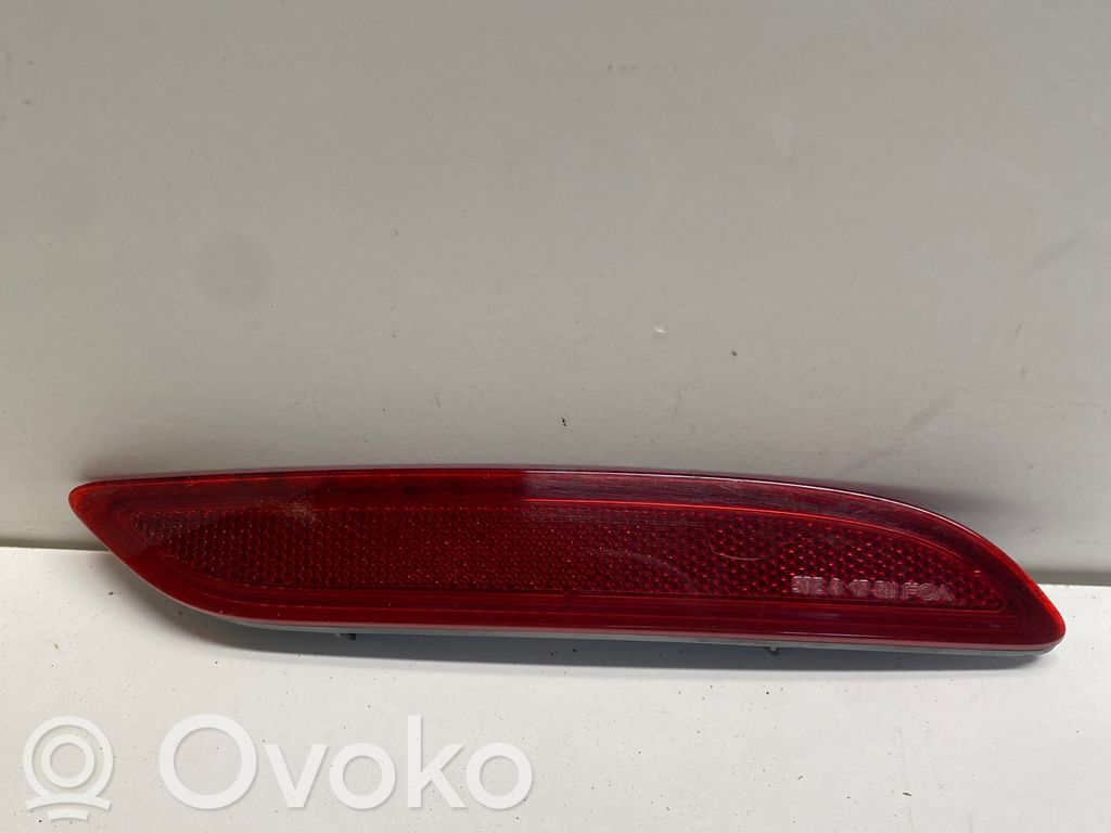 Rear tail light reflector   069633,68230394AA,13042015
