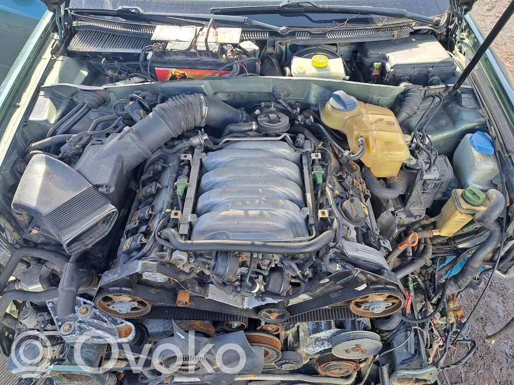 Audi A6 S6 C5 4B Dzinēja komplekts 
