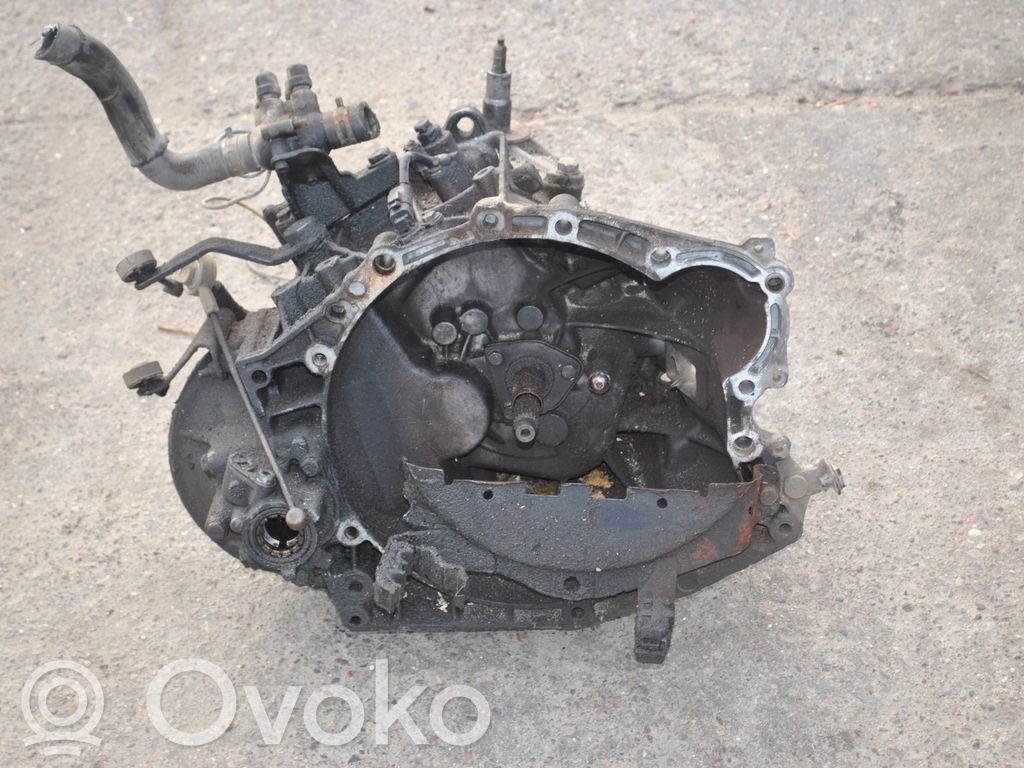 Peugeot 206 Manual 5 speed gearbox 
