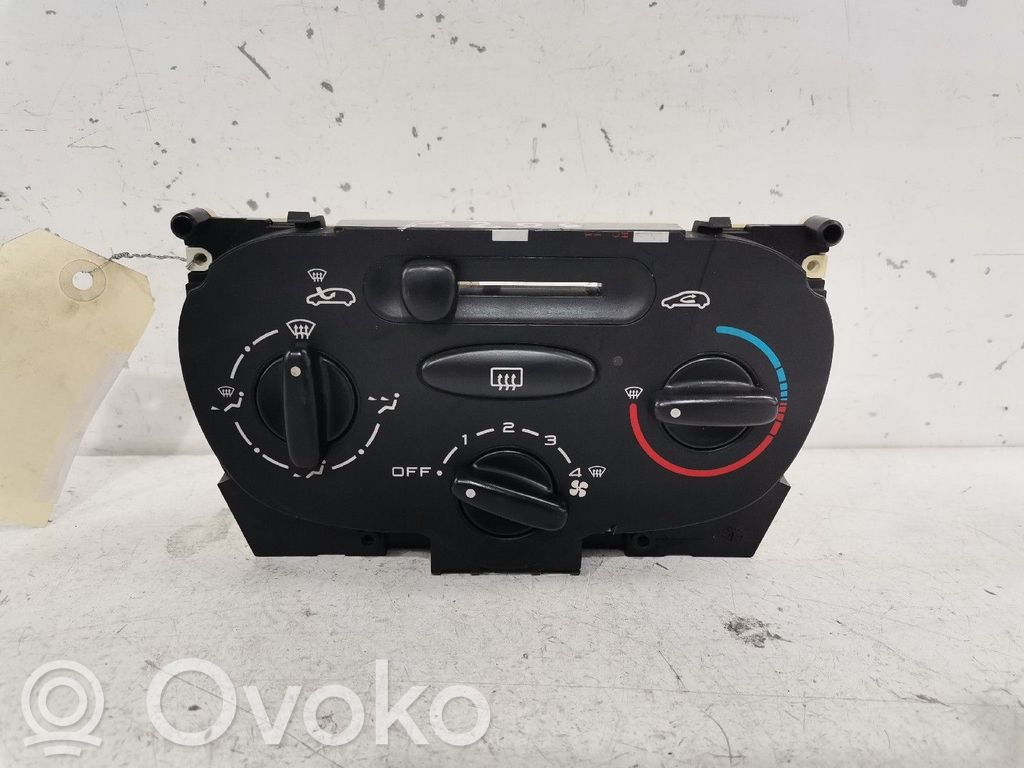 Peugeot 206 Climate control unit 