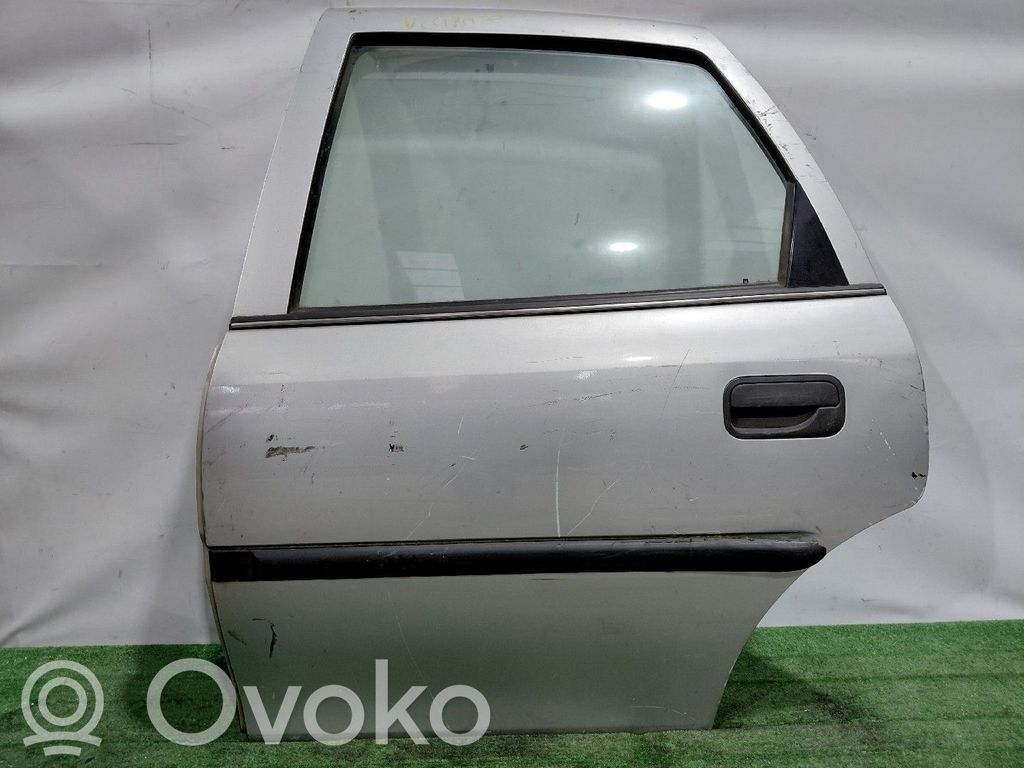 Opel Vectra B Puerta trasera 