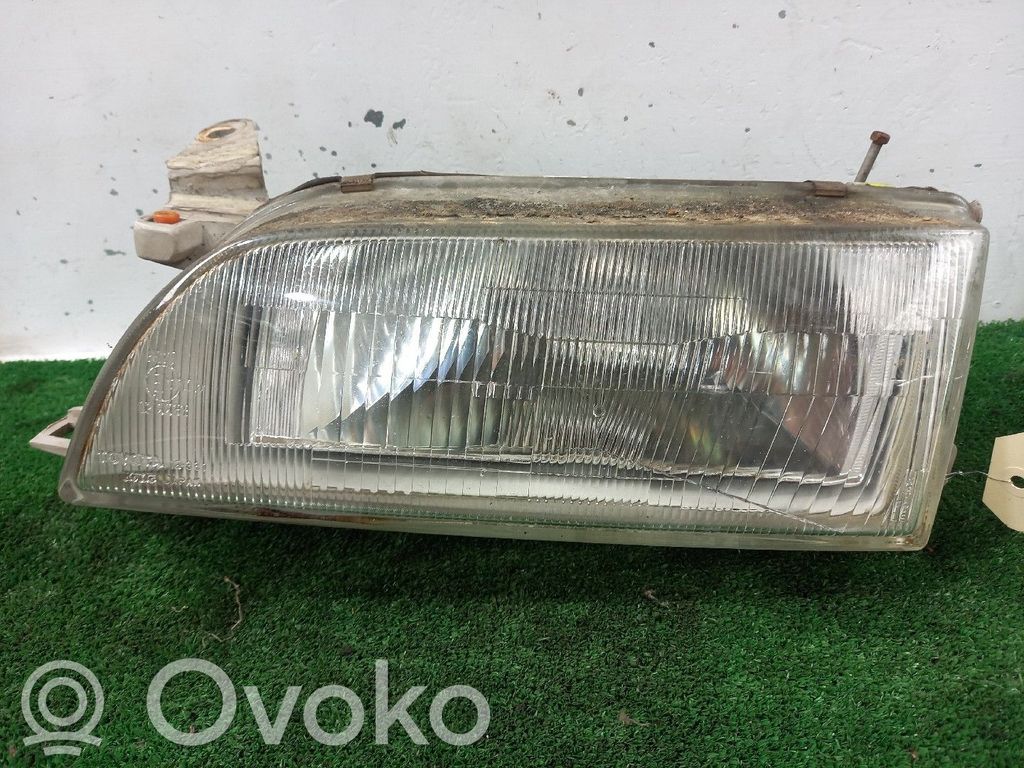 Toyota Corolla E100 Etu-/Ajovalo 