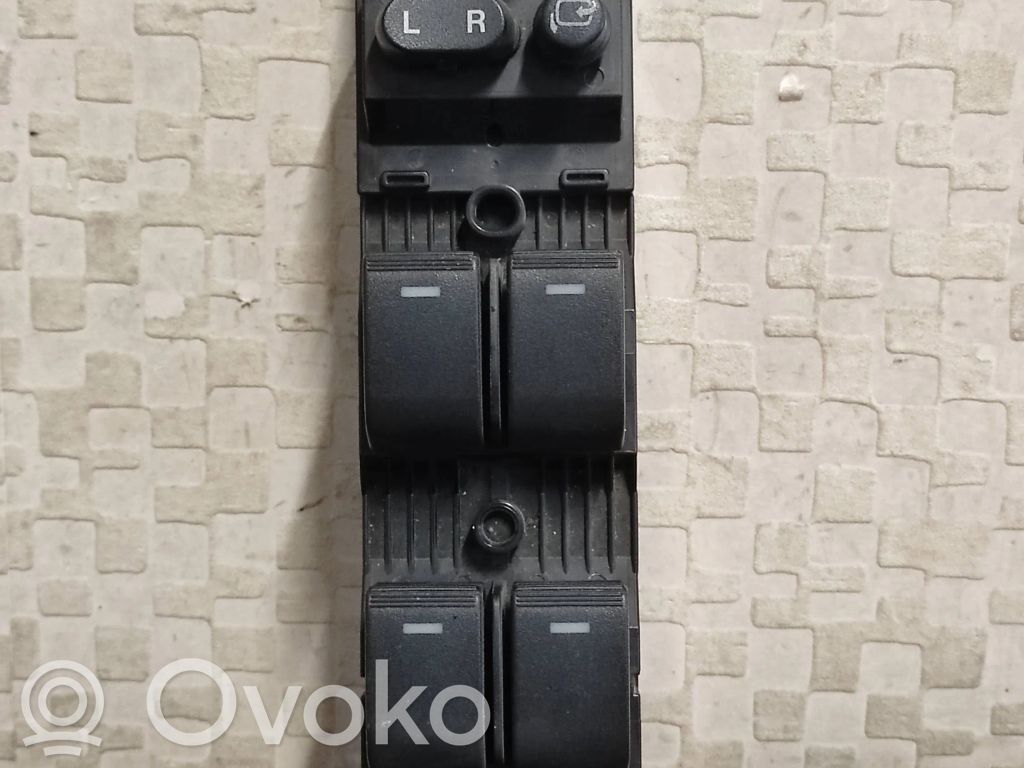 Electric window control switch   GDN466350A