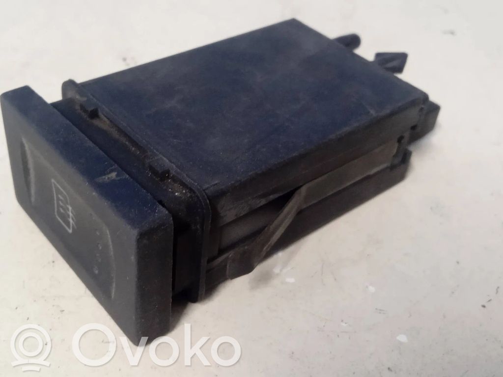 Volkswagen PASSAT B5.5 Interruptor de la calefacción de la luna/parabrisas 