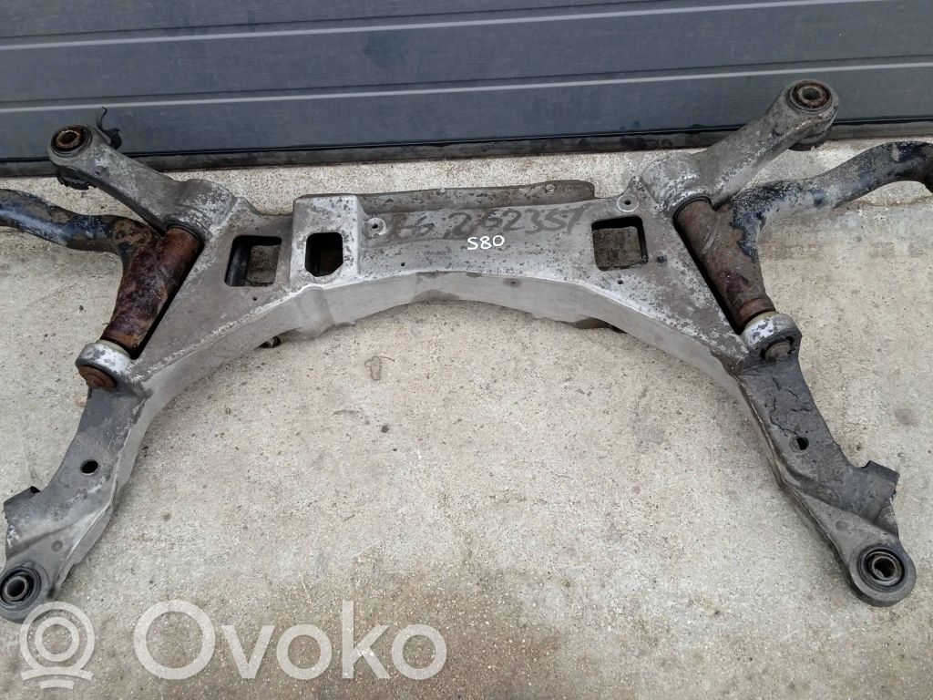 Volvo S80 Galinis traversas 