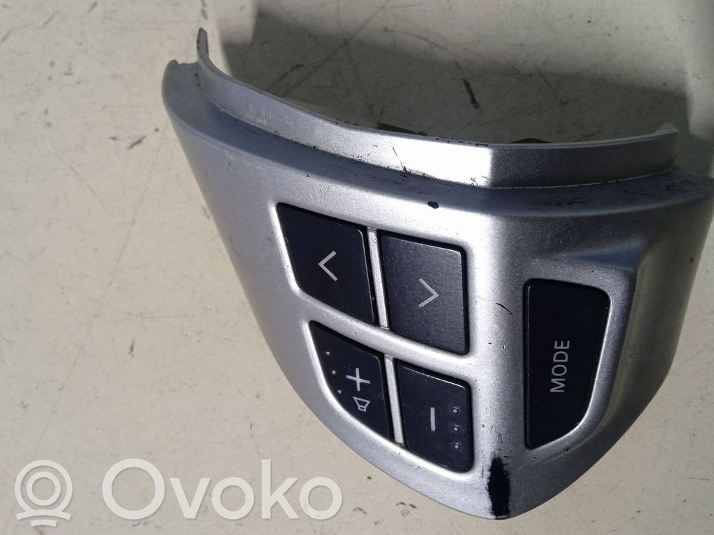 Mitsubishi Outlander Przełącznik / Przycisk kierownicy 