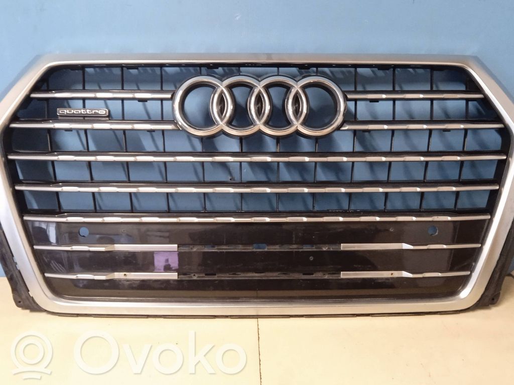 Audi Q7 4M Maskownica / Grill / Atrapa górna chłodnicy 