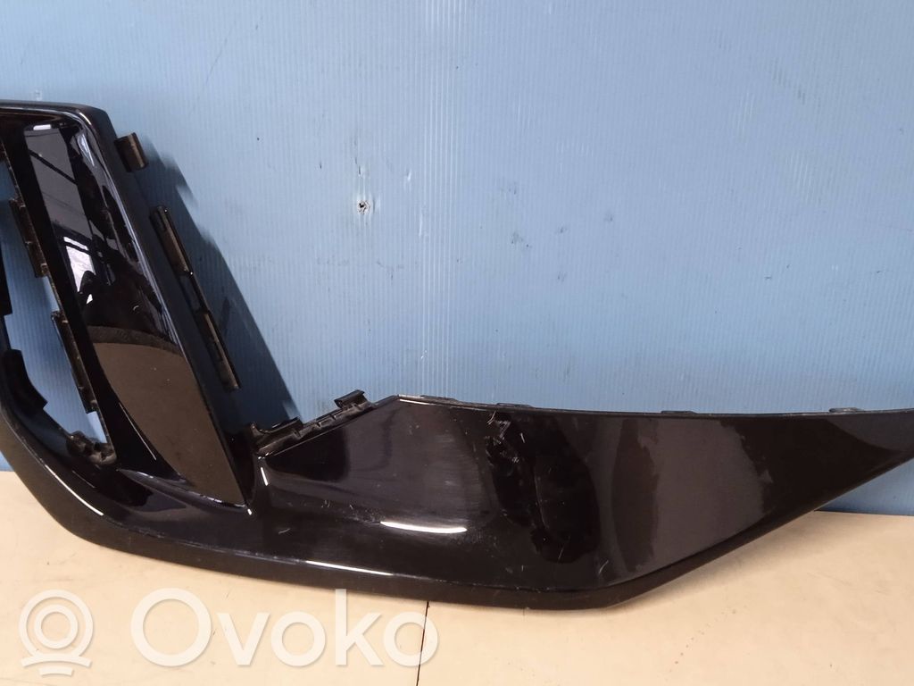 Audi e-tron Front bumper lower grill 