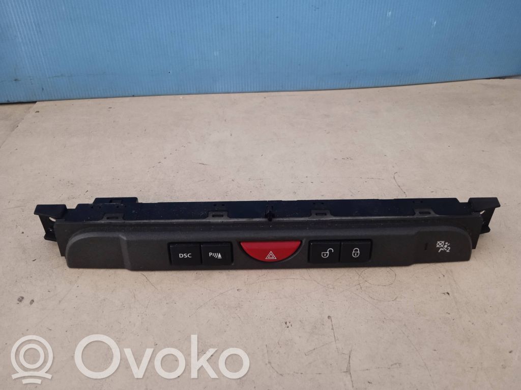 Land Rover Discovery 3 - LR3 Botón interruptor de luz de peligro 