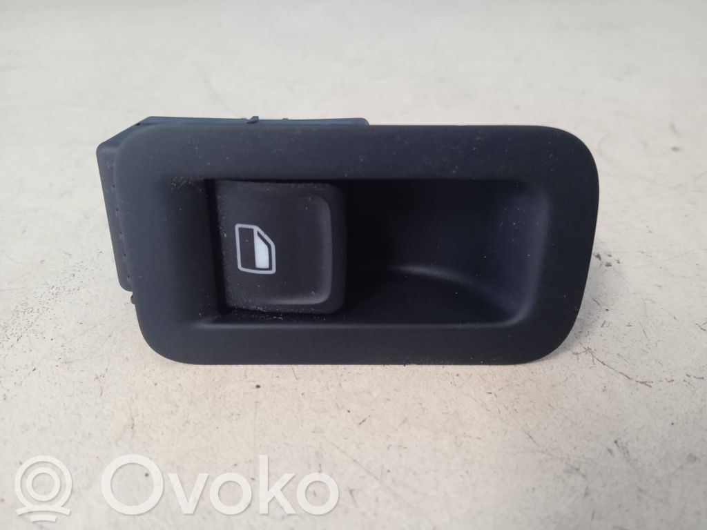 Volkswagen Golf VII Przyciski szyb 
