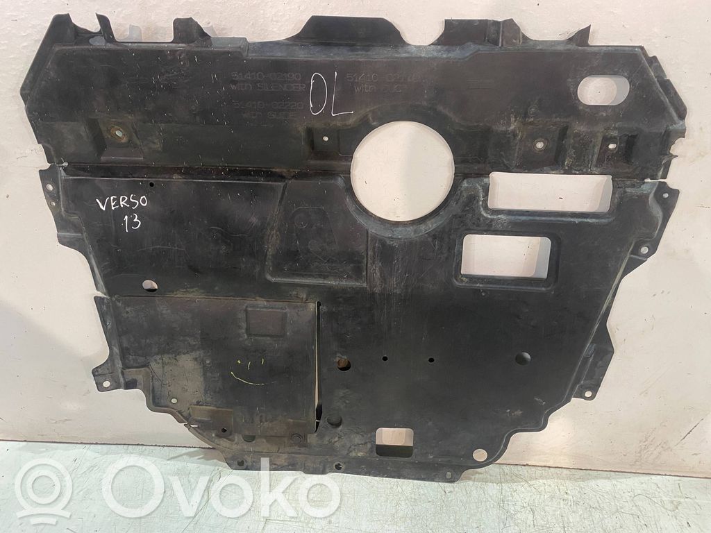 Toyota Avensis T270 Engine splash shield/under tray 