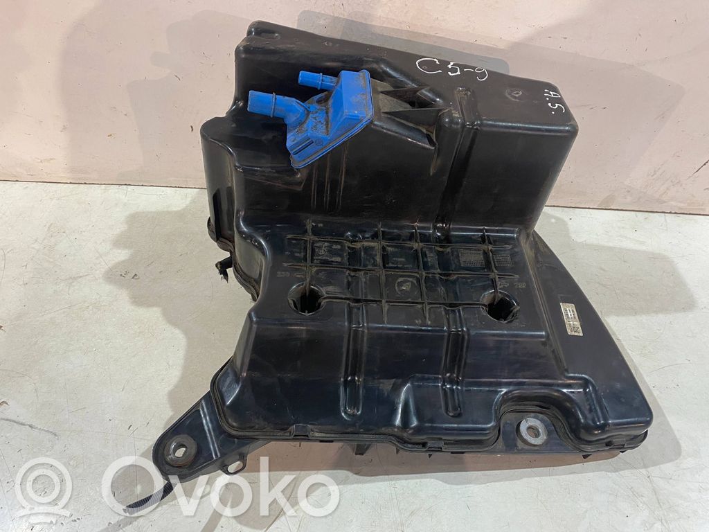 Audi A4 S4 B9 AdBlue skysčio bakelis 