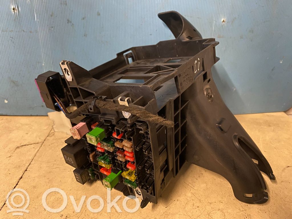 Skoda Octavia Mk3 (5E) Skrzynka bezpieczników / Komplet 