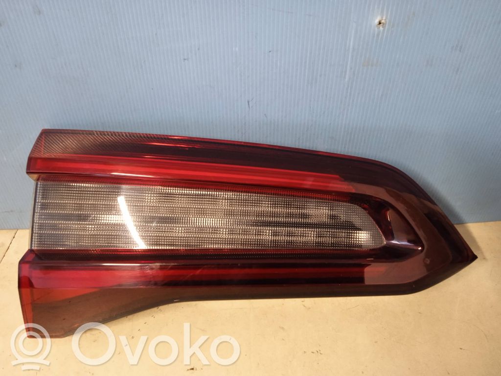 BMW X5 G05 Aizmugurējais lukturis pārsegā 