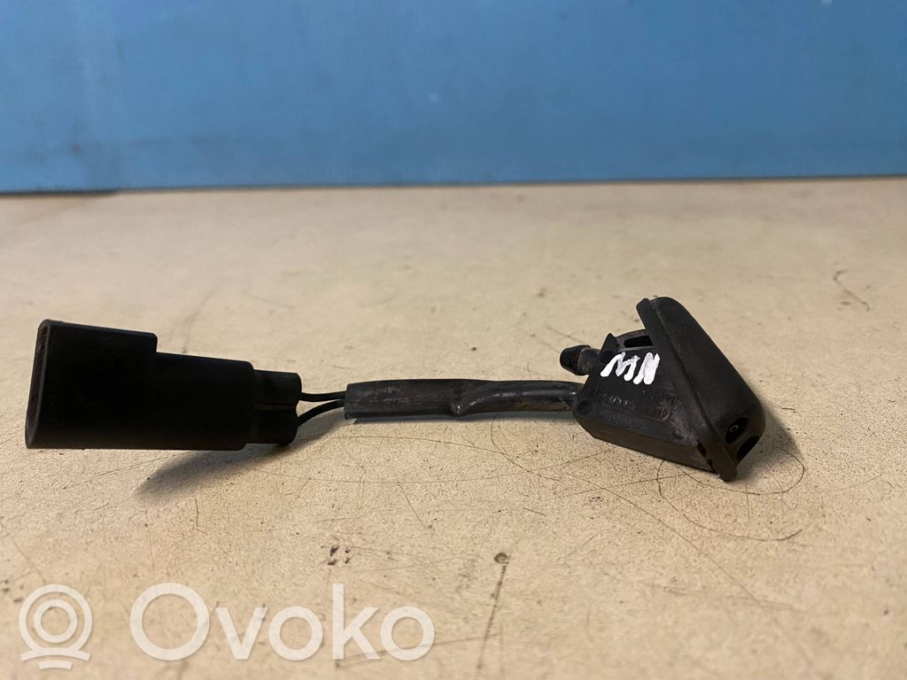 Ford Mondeo MK IV Dysza spryskiwacza szyby przedniej / czołowej 
