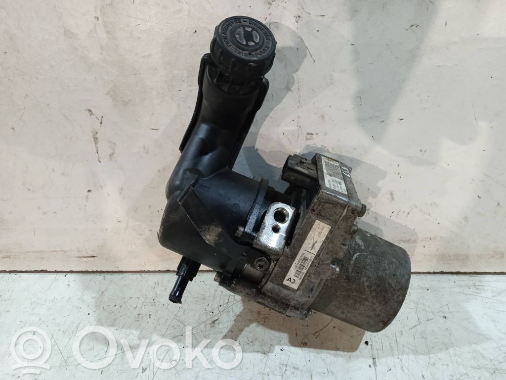 Peugeot 508 Ohjaustehostimen pumppu 