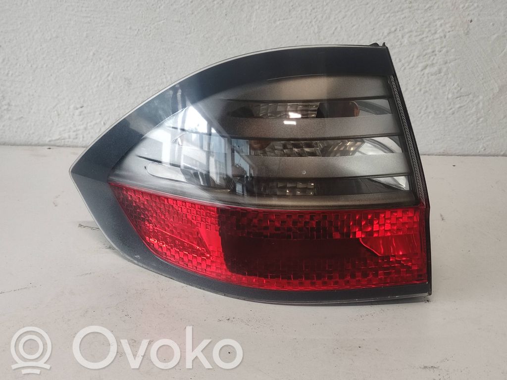 Rear/tail lights
