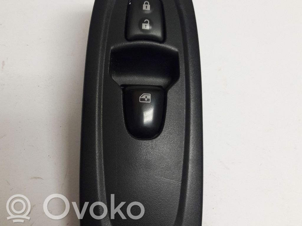Renault Kadjar Electric window control switch 