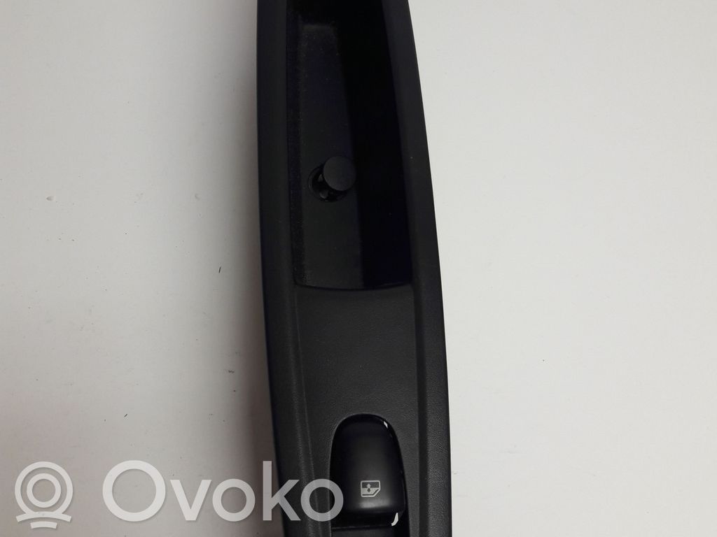 Renault Kadjar Electric window control switch 