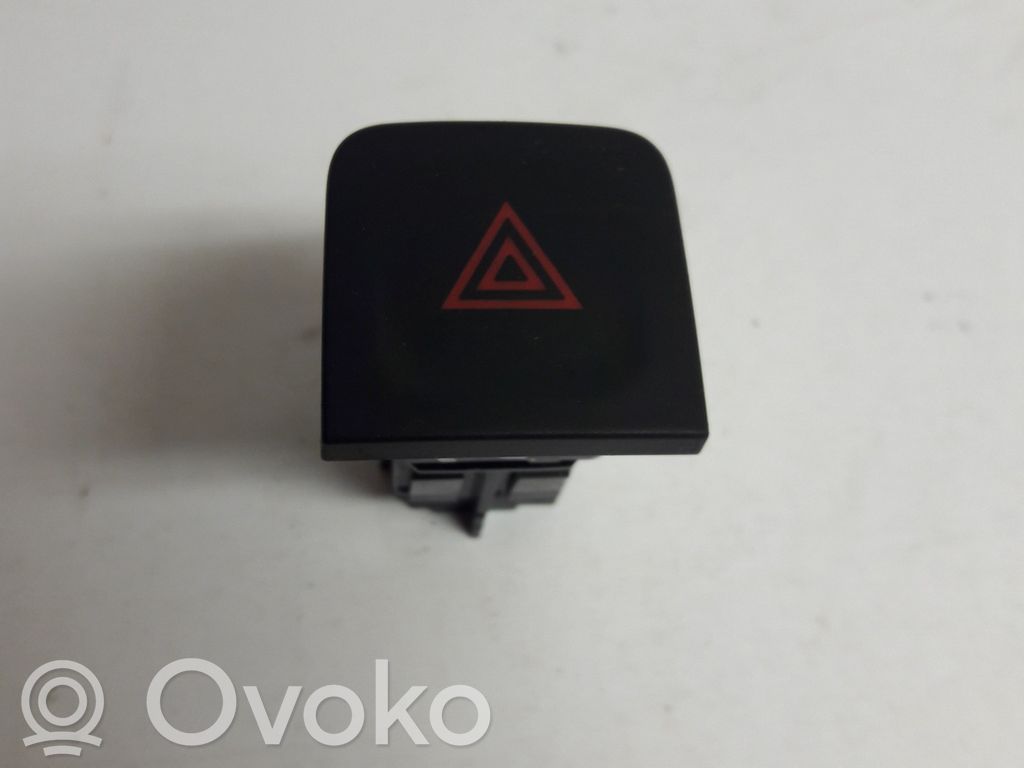Renault Kadjar Hazard light switch 