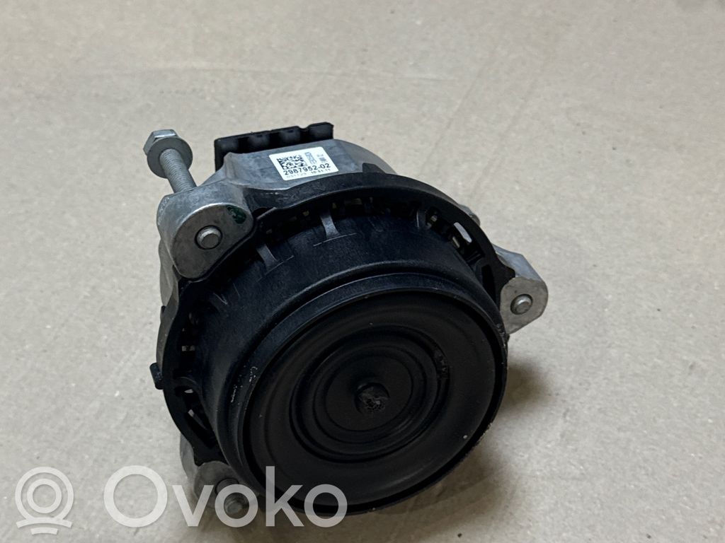 Engine mount bracket   2987952,031123