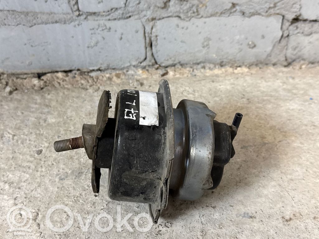 BMW X5 E70 Engine mount bracket 