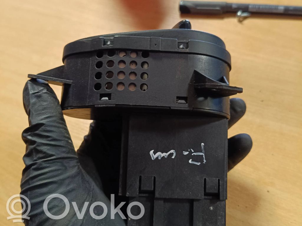 Ford Focus Light switch 