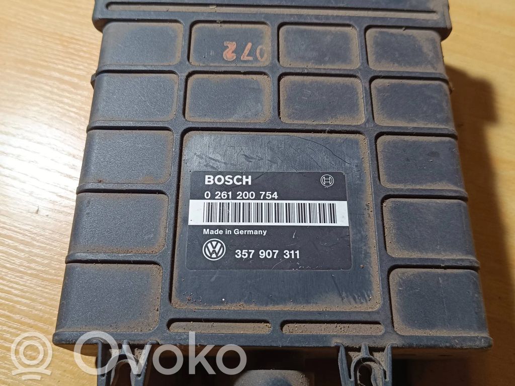 Volkswagen Golf II Engine control unit/module 