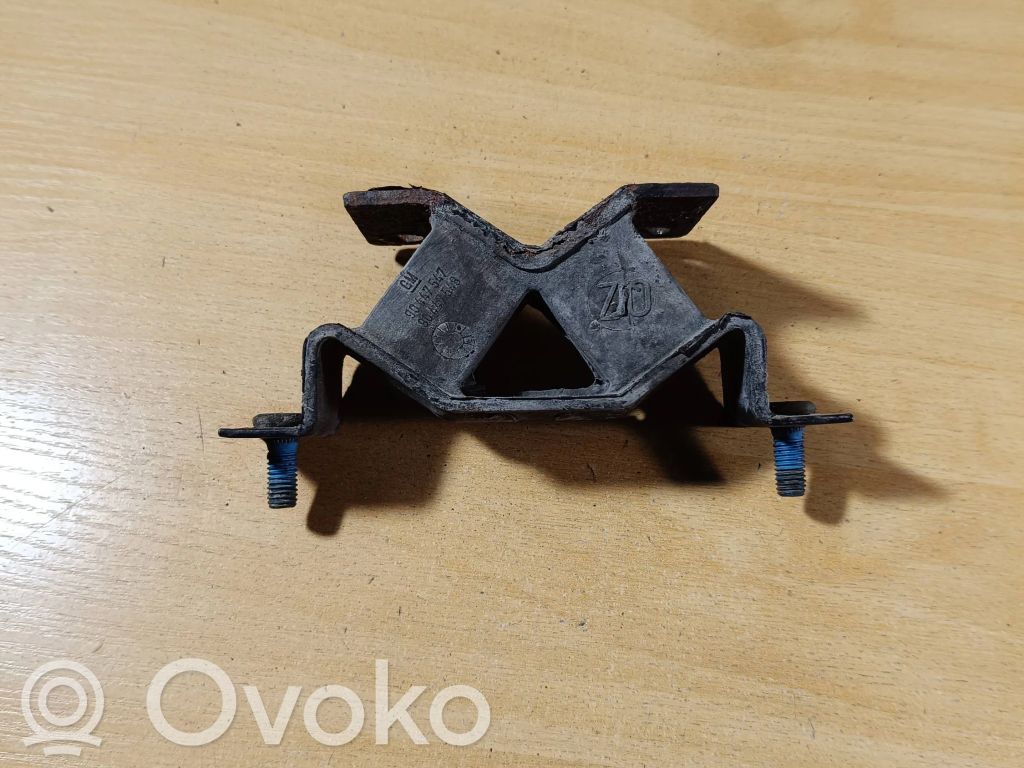 Opel Omega B1 Engine mount bracket 