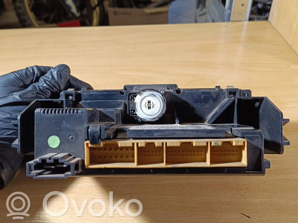 Audi A4 S4 B5 8D Climate control unit 