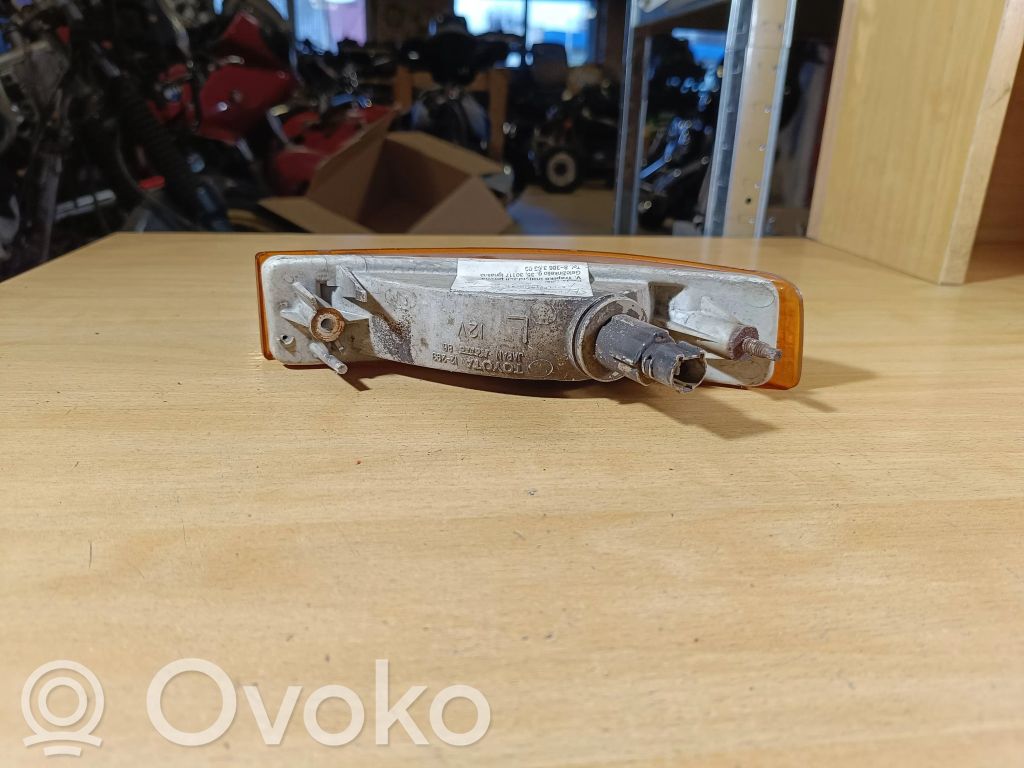 Toyota Corolla E90 Front indicator light 