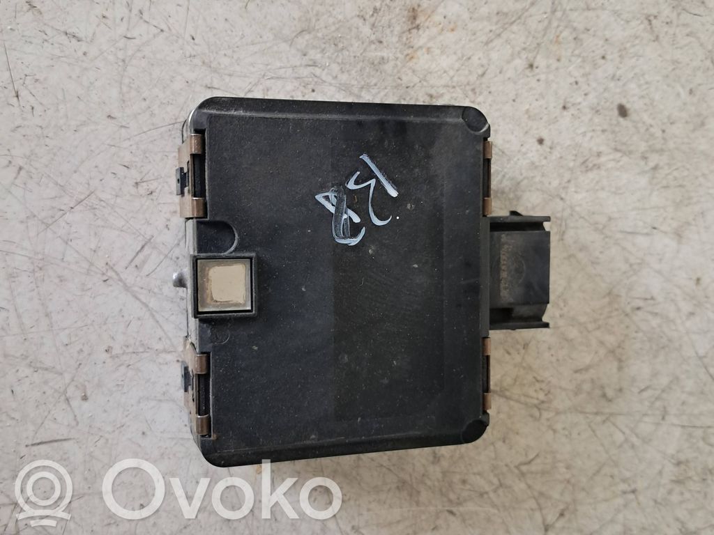 Volkswagen PASSAT B8 Radar / Czujnik Distronic 