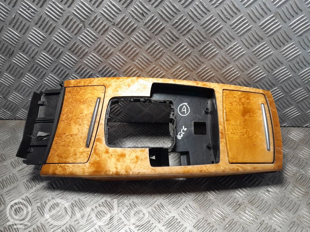 Audi A6 S6 C6 4F Pavarų perjungimo svirties apdaila (plastikinė) 