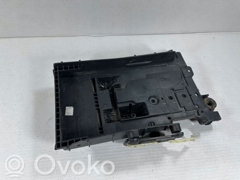 Honda Civic Battery tray 