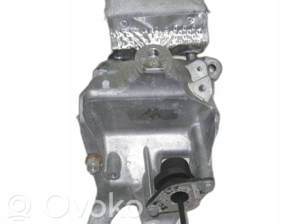 Audi A4 S4 B9 Engine mounting bracket 