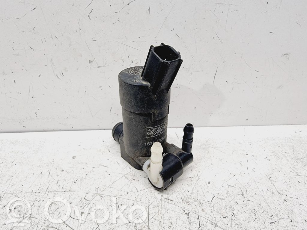 Volvo XC90 Windscreen/windshield washer pump 