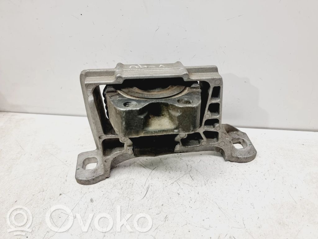 Volvo V40 Cross country Engine mount bracket 