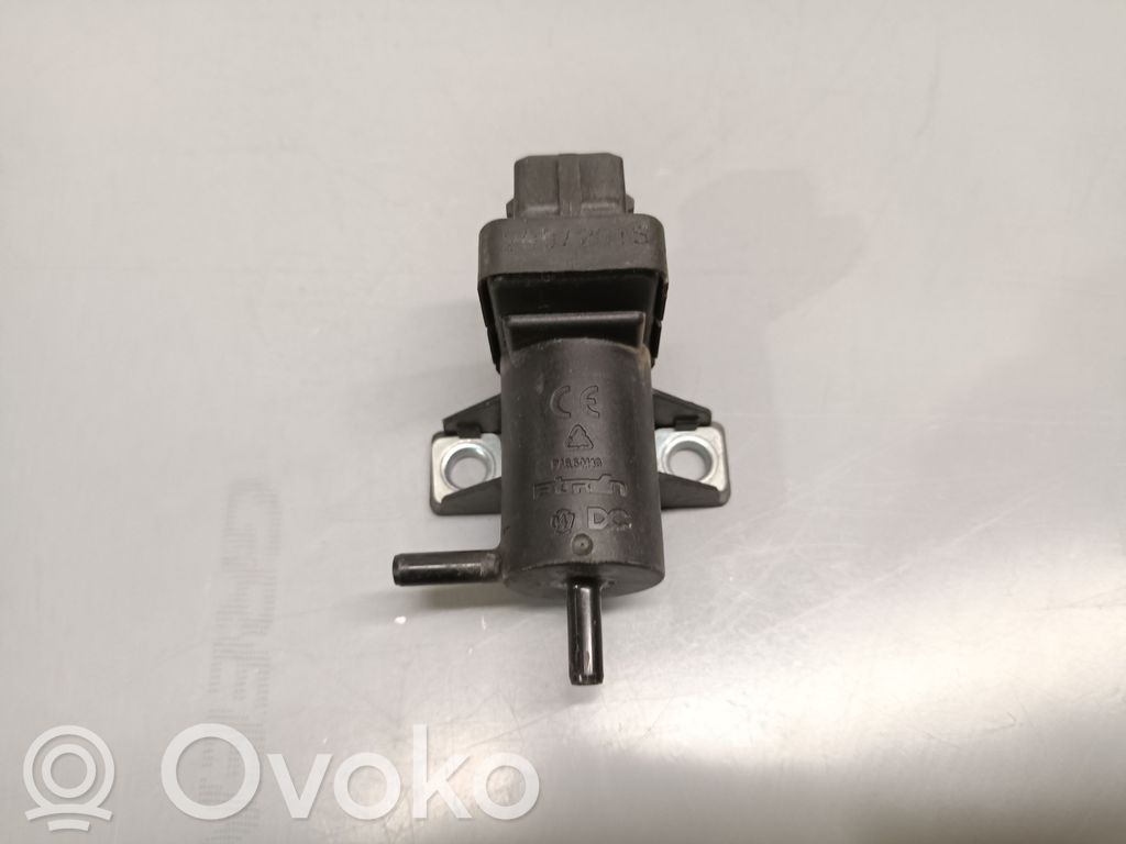 Válvula de vacío (Usadas)   8200762162,1446600QAA