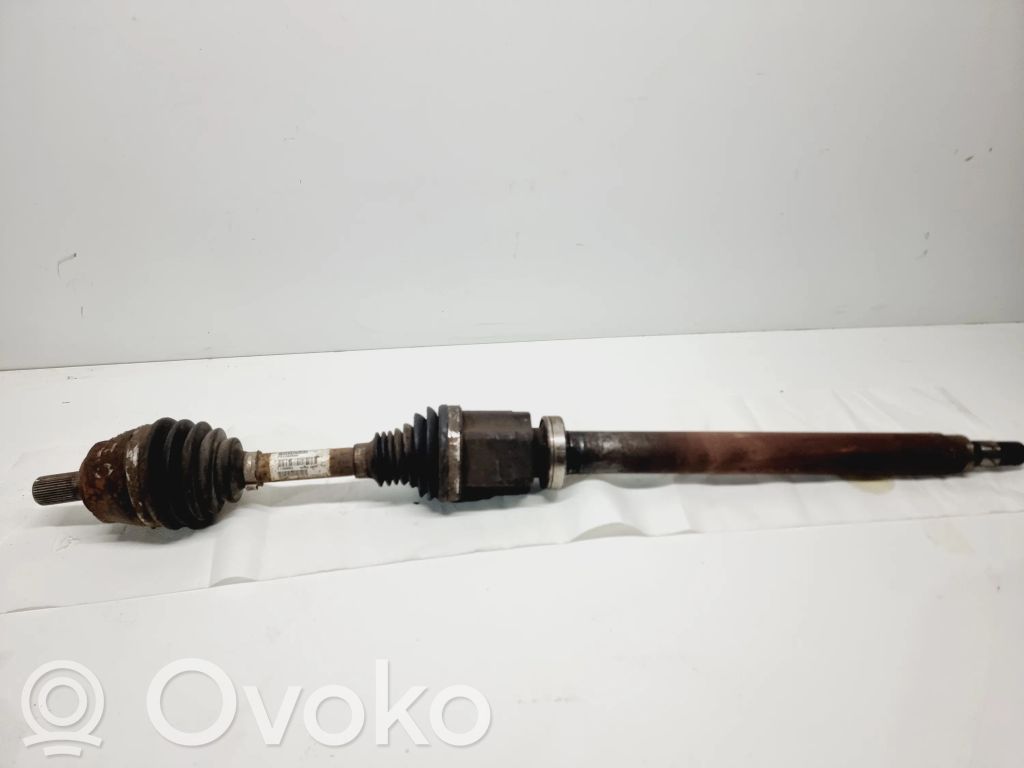 Volvo V40 Priekinis pusašis 