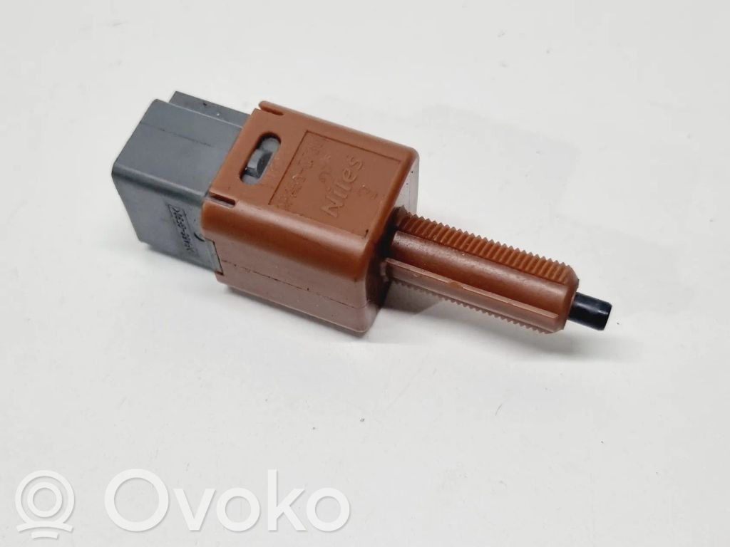 Nissan Pulsar Sensor interruptor de luz de marcha atrás 