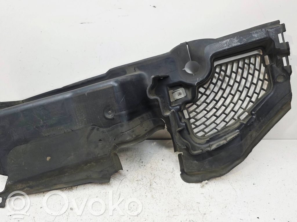 BMW 5 E60 E61 Radiatoriaus oro nukreipėjas (-ai) 