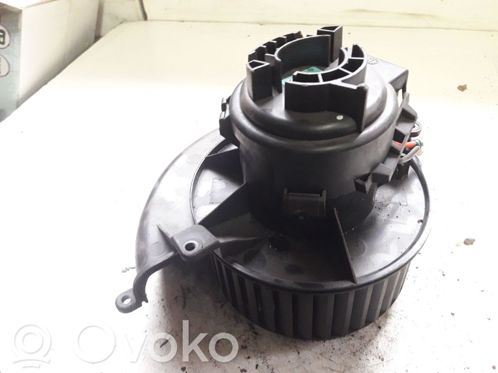Opel Astra H Wentylator nawiewu / Dmuchawa 
