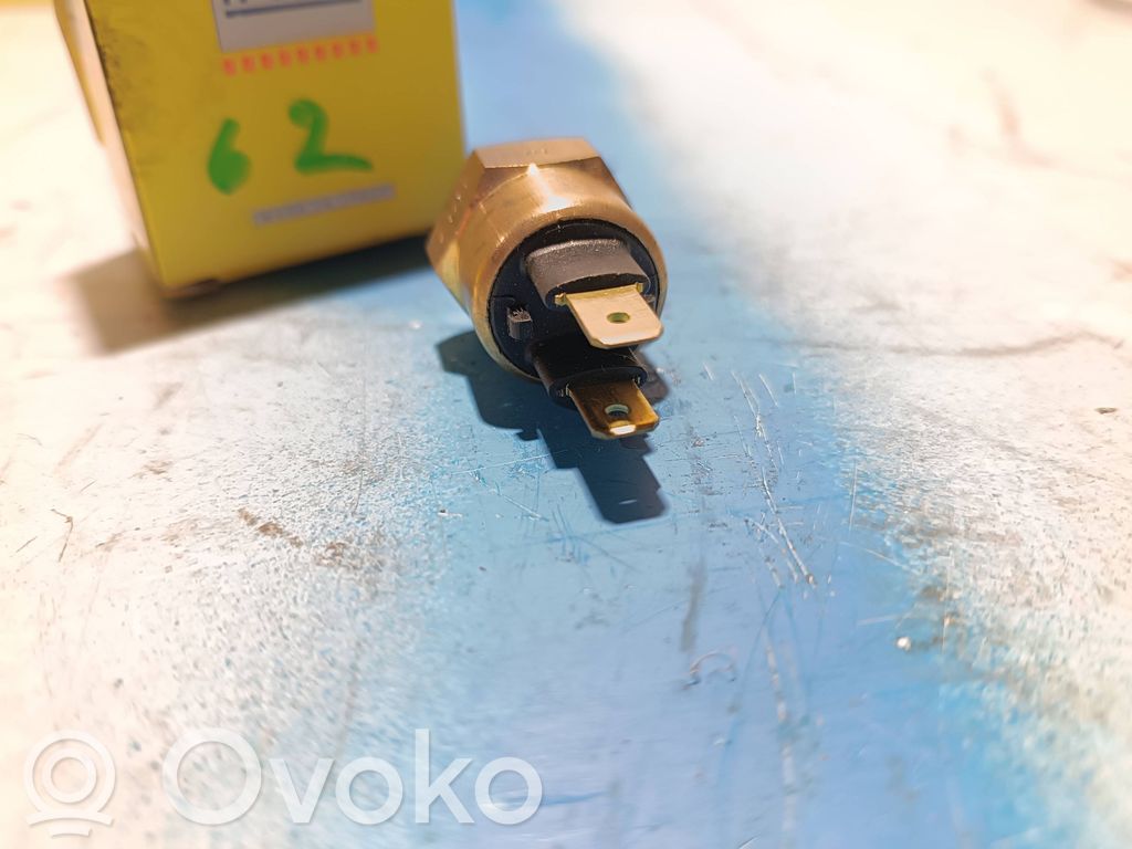 BMW 5 E28 Sensor de temperatura del refrigerante 