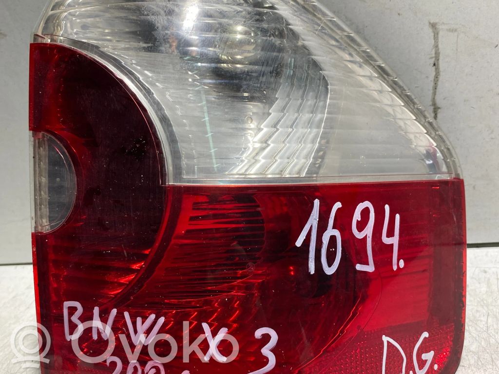 Tailgate rear/tail lights